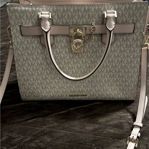 Micheal Kors Soft pink and vanilla tote